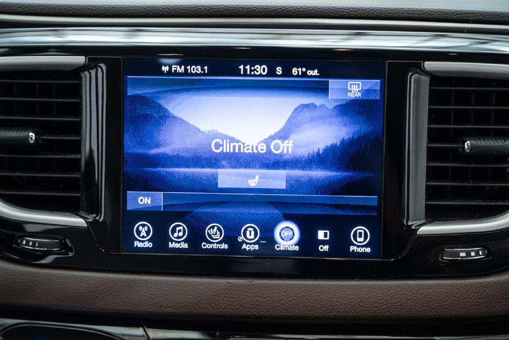 Used 2017 Chrysler Pacifica Touring-L FWD image 22