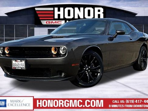 Used 2018 Dodge Challenger SXT w/ Blacktop Package image 3