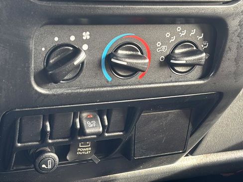 Used 2005 Jeep Wrangler Sport image 20