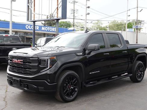 Used 2023 GMC Sierra 1500 Pro w/ Graphite Edition AWD/4WD image 2