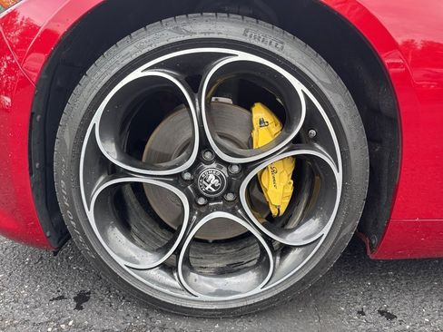 Used 2022 Alfa Romeo Giulia Veloce image 18