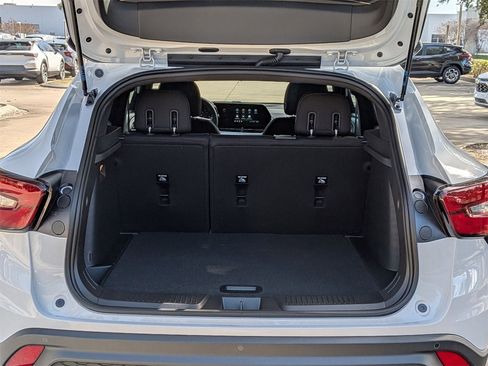 New 2026 Chevrolet Trax RS w/ Sunroof Package image 23