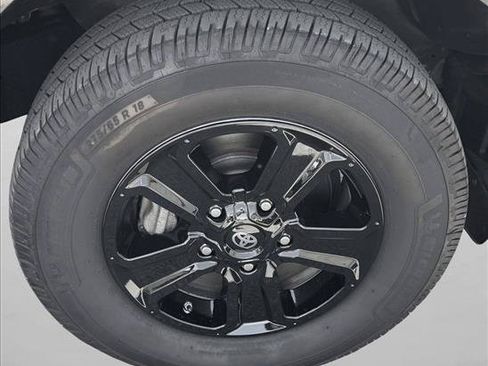 Used 2019 Toyota Sequoia SR5 AWD/4WD image 9