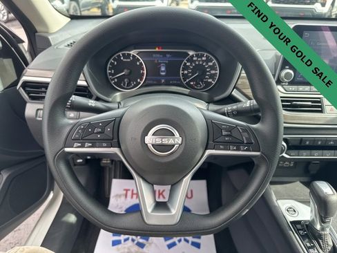 Used 2025 Nissan Altima 2.5 SV image 14