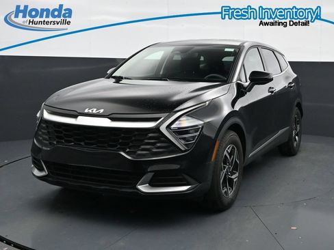 Used 2025 Kia Sportage LX FWD image 3