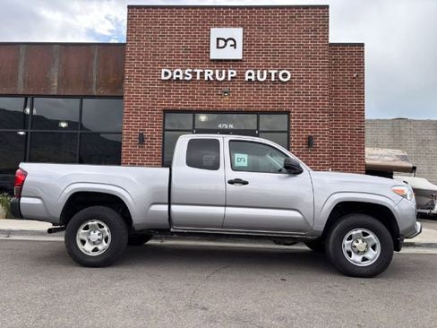 Used 2020 Toyota Tacoma SR image 7