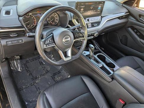 Used 2023 Nissan Altima 2.5 SR w/ SR Premium Package image 9