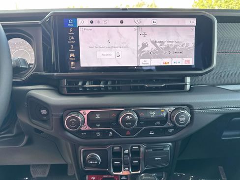 New 2025 Jeep Gladiator Rubicon image 11