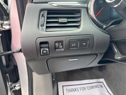 Used 2019 Chevrolet Impala Premier image 16