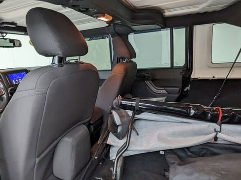 Used 2017 Jeep Wrangler Unlimited Sport image 30