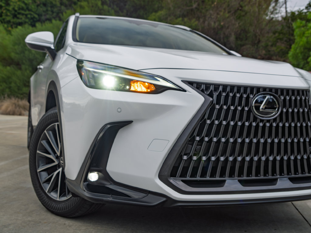 Certified 2026 Lexus NX 350h AWD w/ Accessory Package (Z2) image 7
