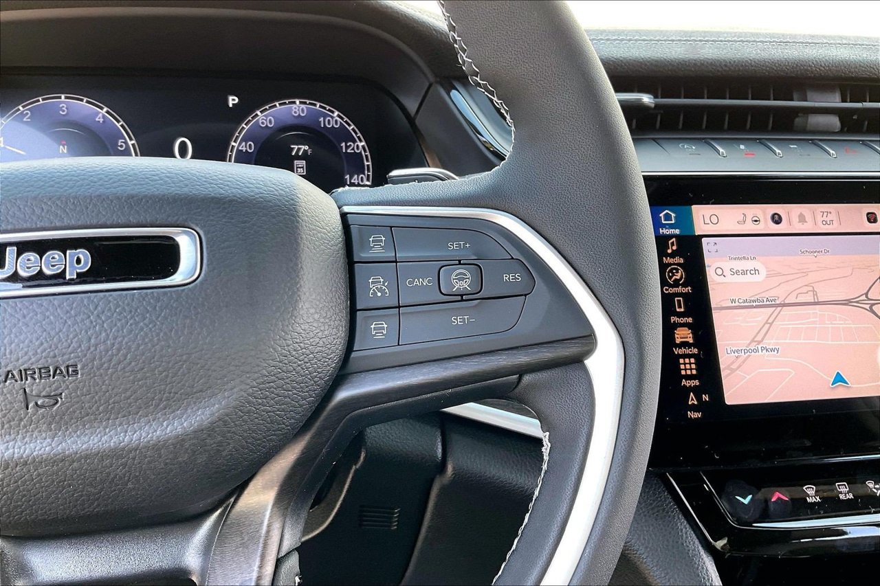 New 2027 Jeep Grand Cherokee Altitude AWD/4WD image 28