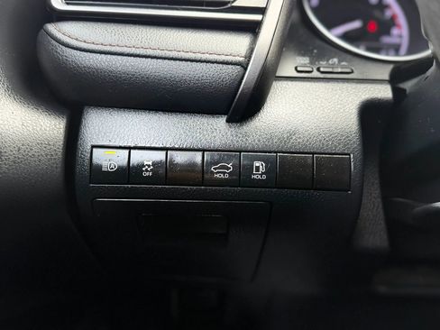 Used 2019 Toyota Camry LE image 19