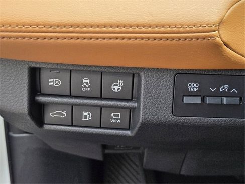 Used 2019 Toyota Avalon Limited w/ Advanced Safety Package image 27