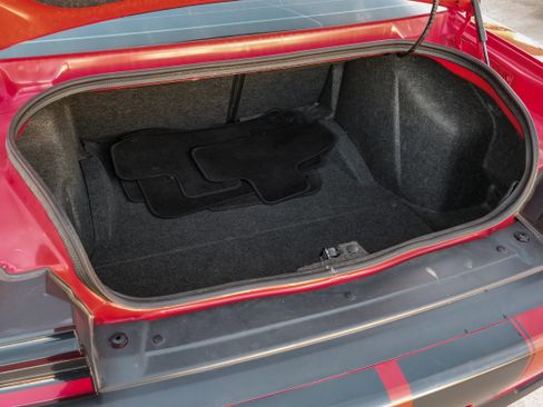 Used 2015 Dodge Challenger SRT w/ Technology Group image 46