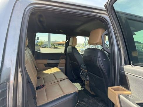 Used 2025 Ford F350 Lariat w/ Black Appearance Package AWD/4WD image 35