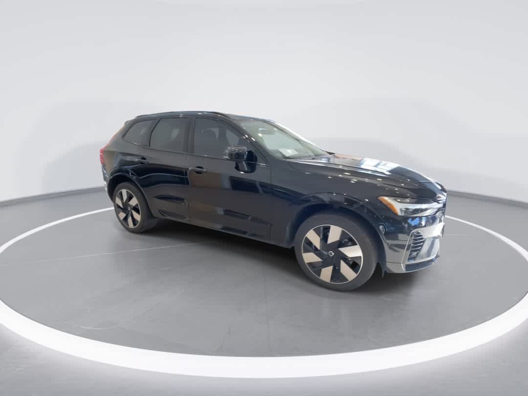 Used 2024 Volvo XC60 T8 Plus w/ Protection Package Premier AWD/4WD image 2