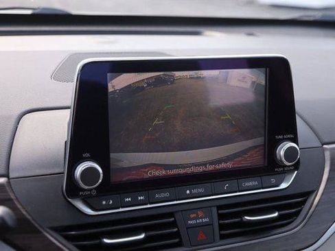 Used 2025 Nissan Altima 2.5 SV FWD image 16
