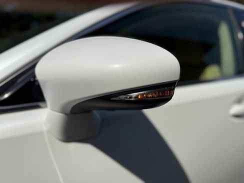 Used 2013 Lexus ES 300h w/ Luxury Pkg FWD image 46
