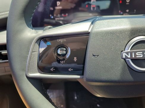 Used 2025 Nissan Murano SV FWD image 7