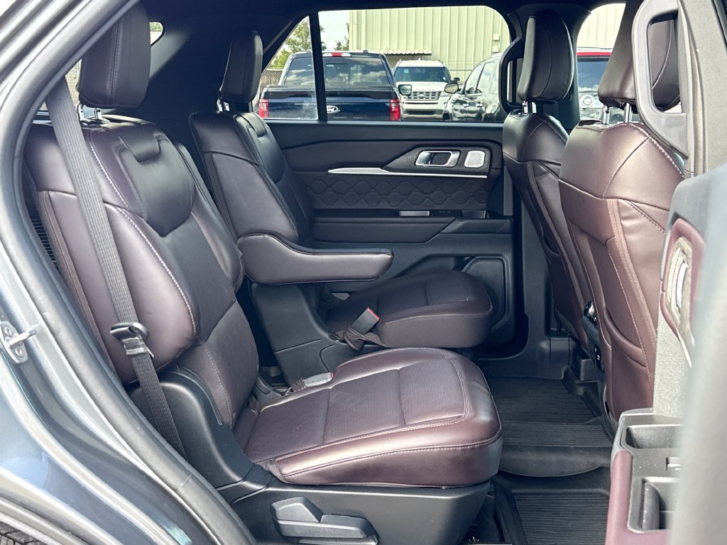 Used 2026 Ford Explorer Platinum RWD image 28