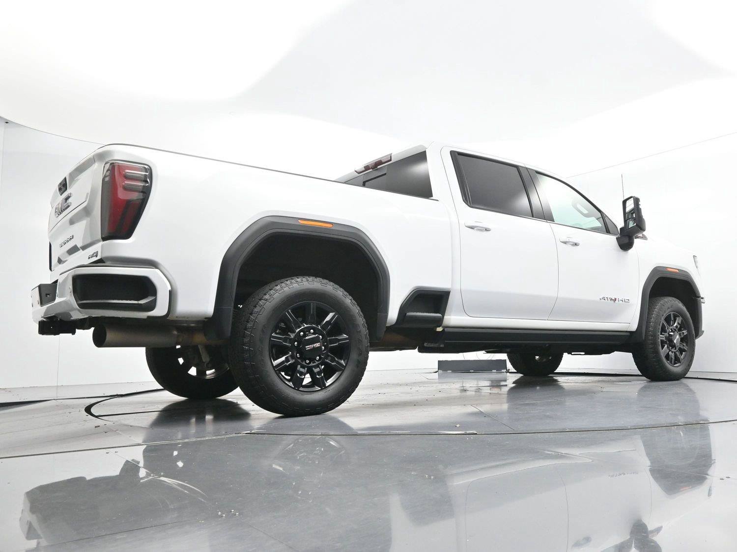 Used 2024 GMC Sierra 2500 AT4 w/ AT4 Premium Plus Package AWD/4WD image 55