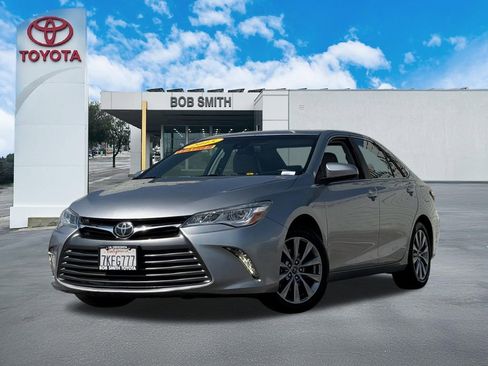 Used 2015 Toyota Camry XLE w/ Advanced Technology Package FWD image 2