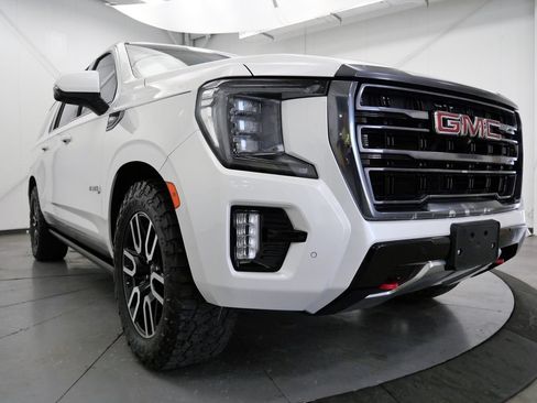 Used 2024 GMC Yukon XL AT4 w/ AT4 Premium Plus Package AWD/4WD image 39