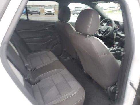 Used 2024 Chevrolet Trax RS image 30