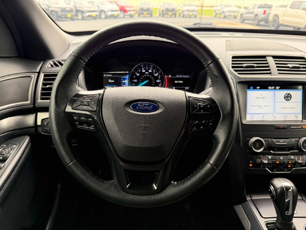 Used 2019 Ford Explorer XLT w/ Equipment Group 201A AWD/4WD image 35