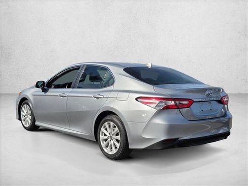 Used 2019 Toyota Camry LE w/ Carpet Mat Package image 8