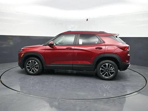 Used 2025 Chevrolet TrailBlazer LT w/ Driver Confidence Package AWD/4WD image 5
