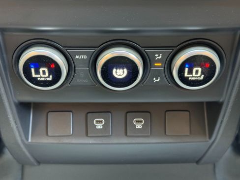 Used 2023 Land Rover Defender 110 X image 38