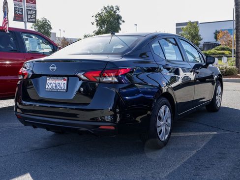 Used 2025 Nissan Versa S image 3
