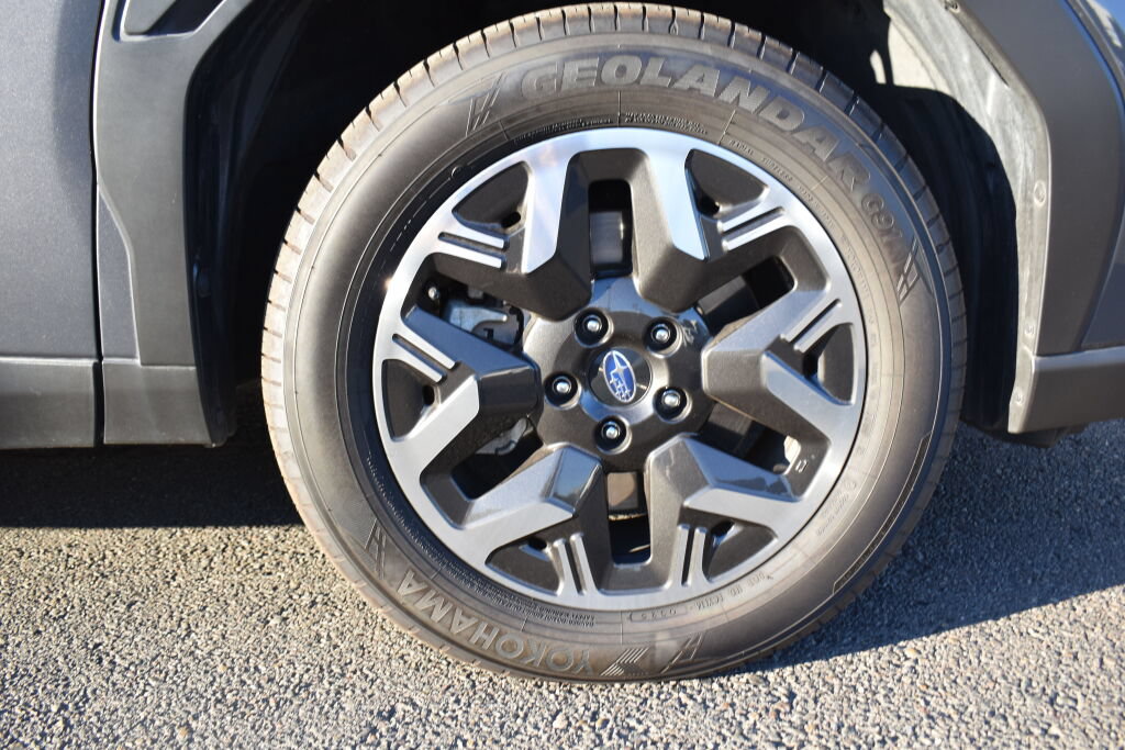 Used 2025 Subaru Forester AWD/4WD image 28