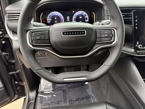 Used 2023 Jeep Wagoneer 4WD image 20