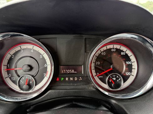 Used 2016 Dodge Grand Caravan SXT FWD image 13