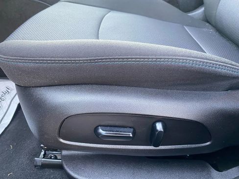 Used 2018 Chevrolet Cruze LT w/ Convenience Package image 22