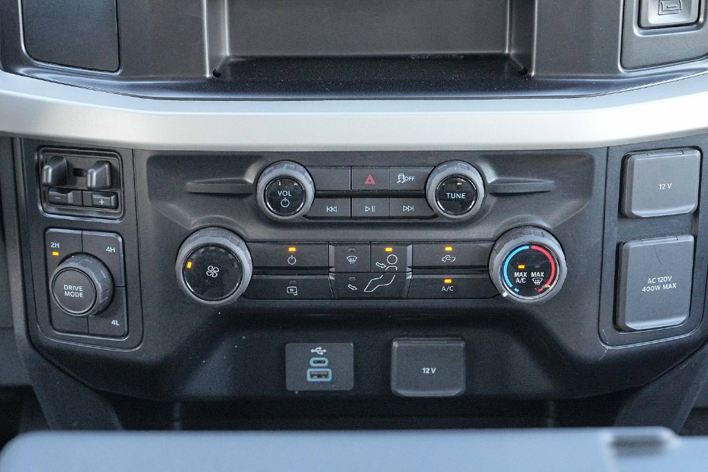 Used 2025 Ford F250 XLT AWD/4WD image 32