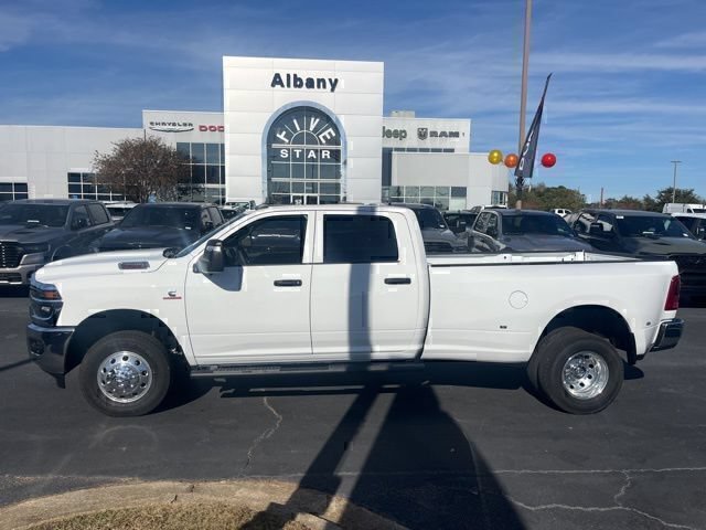 New 2026 RAM 3500 Tradesman AWD/4WD image 4