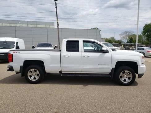 Used 2017 Chevrolet Silverado 1500 LT w/ All Star Edition AWD/4WD image 3