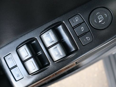 Used 2018 Chevrolet Suburban LT AWD/4WD image 28