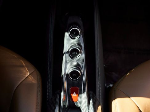 Used 2022 Ferrari F8 Tributo image 63