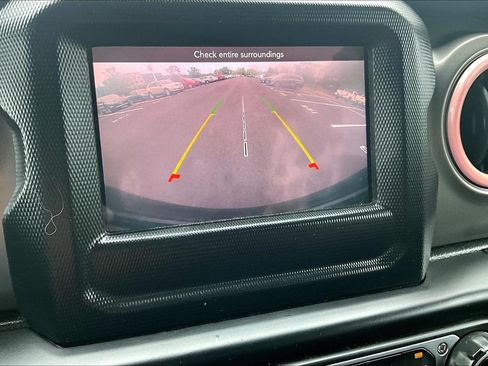 Used 2022 Jeep Wrangler Unlimited Sport AWD/4WD image 19
