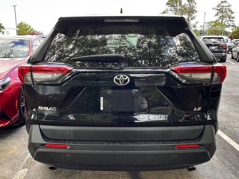 Used 2019 Toyota RAV4 LE image 8