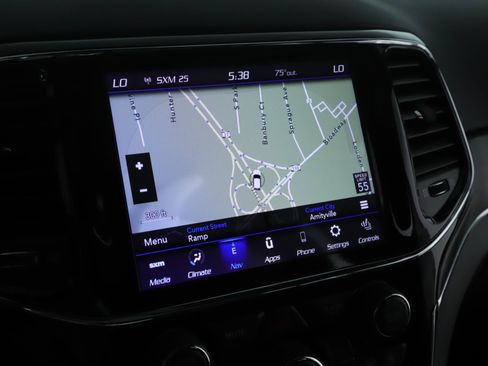 Used 2020 Jeep Grand Cherokee Limited AWD/4WD image 13