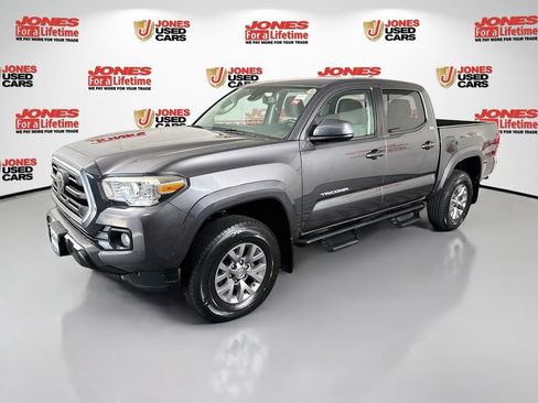 Used 2019 Toyota Tacoma SR5 RWD image 11
