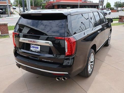Used 2022 GMC Yukon XL Denali AWD/4WD image 7