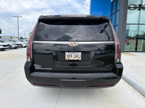 Used 2020 Cadillac Escalade ESV Platinum RWD image 6