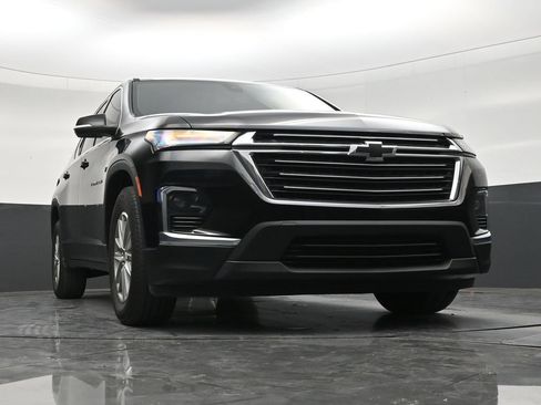 Used 2023 Chevrolet Traverse LT FWD image 25